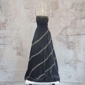 Coty Beaded Evening Gown Black and Silver Womens Size 10 ( Runs Small )